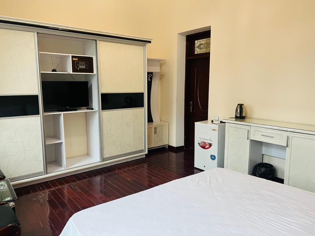 Alisher Hotel Dushanbe Luaran gambar